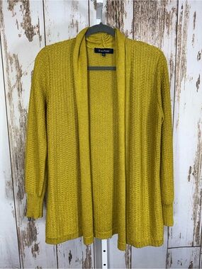 Evan-Picone, Mustard Yellow Knit Cardigan. Size Small. In excellent condition!